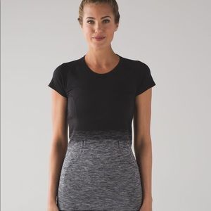 Lululemon Swiftly Crew, Sz 4 blk/wht/blk